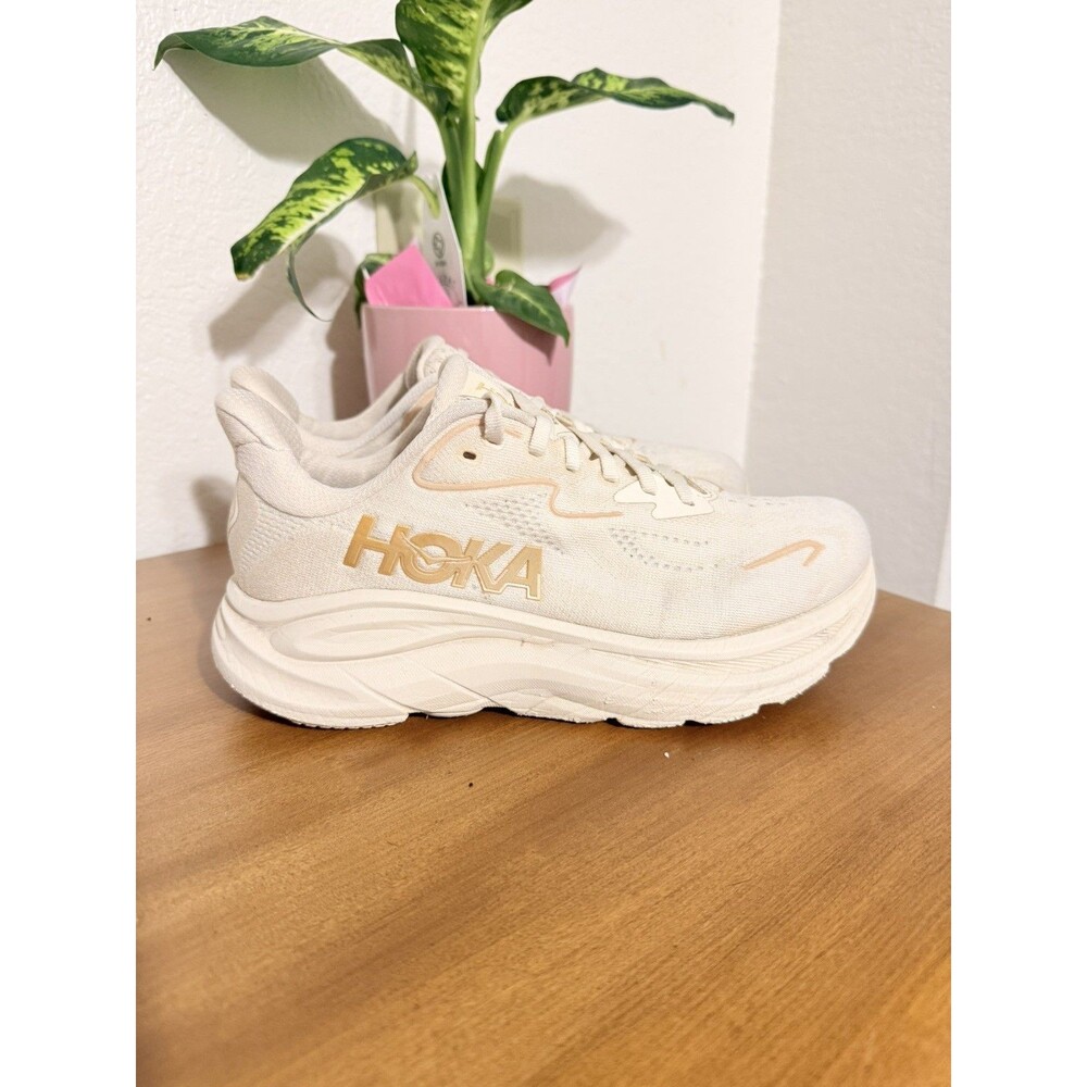 Hoka One One Clifton 10 Shoes Womens Size 10D Beige Running Cushioned Sneakers